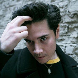 Meet your Posher, Christopher